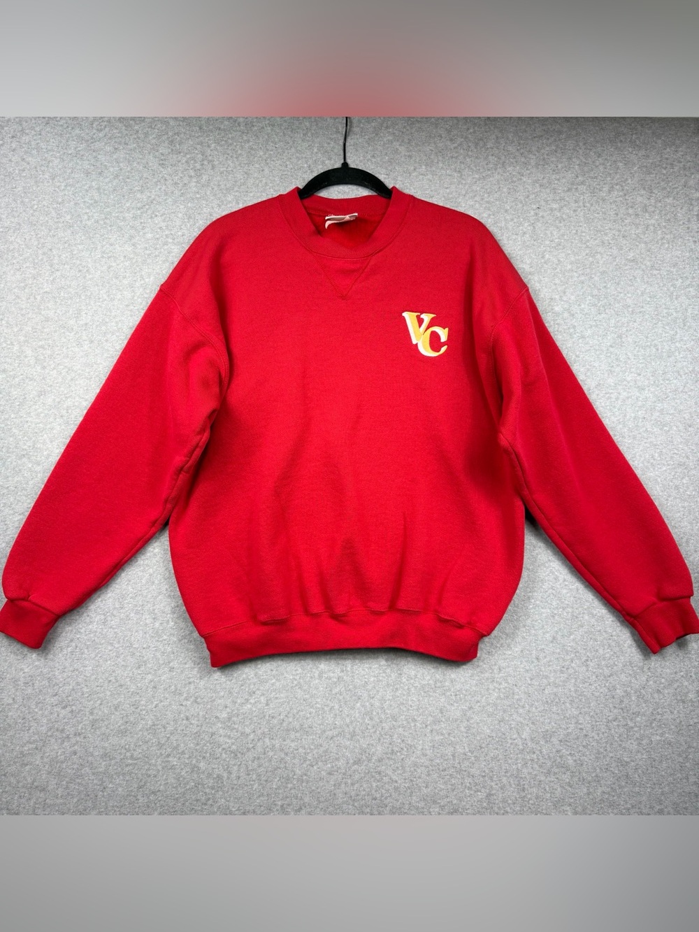 Vintage Discus Athletic Embroidered Logo Red Crewneck Sweatshirt Women’s Large